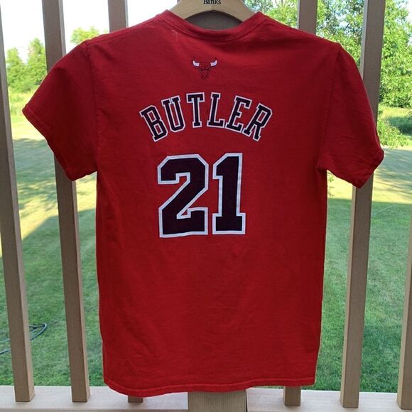 Vintage Chicago Bulls Red NBA Exclusive Butler 21 graphic T-shirt‎ - Picture 3 of 5